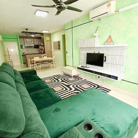 Nena Homestay Setia Alam, Air Conditioned, High Speed Internet شاه علام المظهر الخارجي الصورة