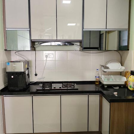 Nena Homestay Setia Alam, Air Conditioned, High Speed Internet شاه علام المظهر الخارجي الصورة