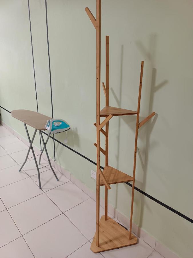 Nena Homestay Setia Alam, Air Conditioned, High Speed Internet شاه علام المظهر الخارجي الصورة