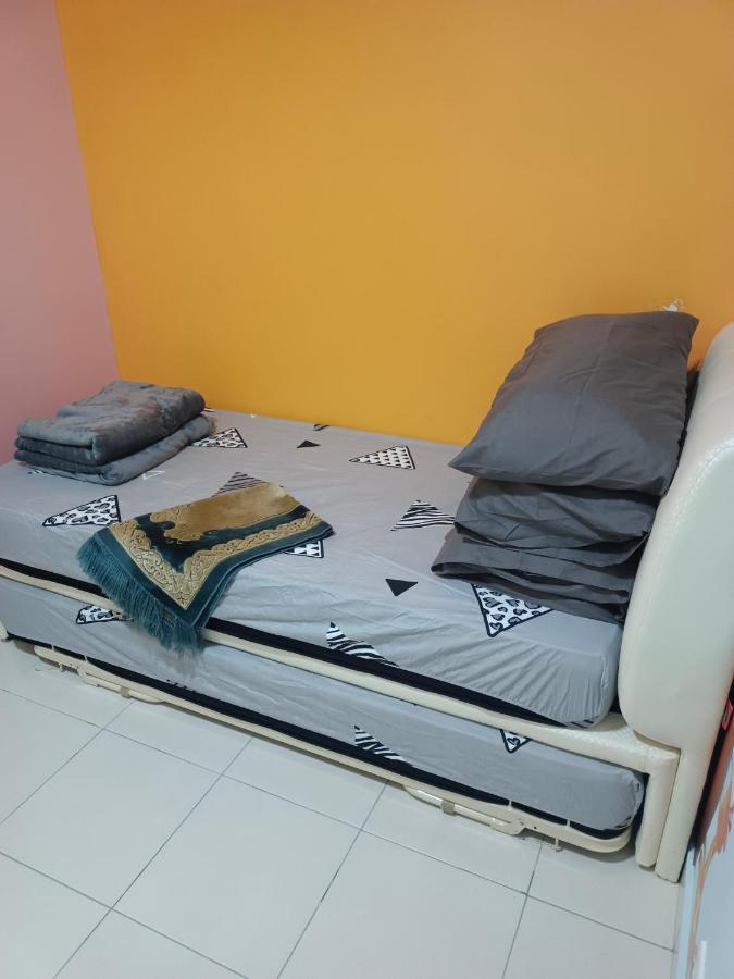 Nena Homestay Setia Alam, Air Conditioned, High Speed Internet شاه علام المظهر الخارجي الصورة