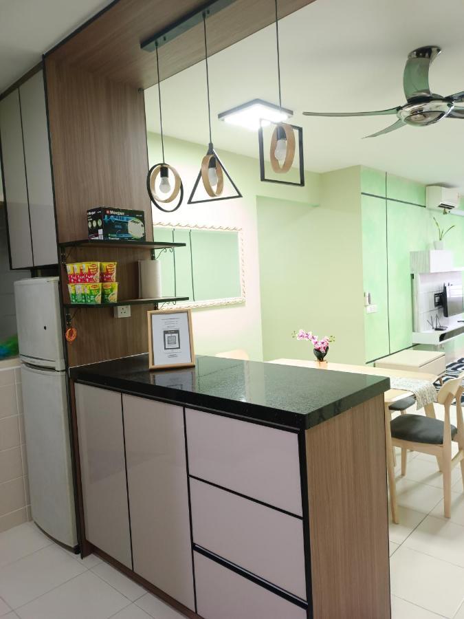 Nena Homestay Setia Alam, Air Conditioned, High Speed Internet شاه علام المظهر الخارجي الصورة