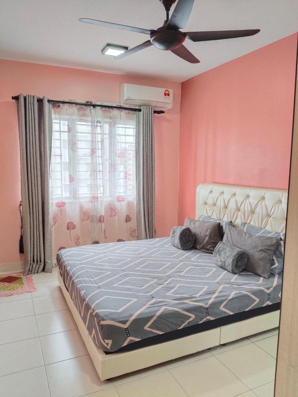 Nena Homestay Setia Alam, Air Conditioned, High Speed Internet شاه علام المظهر الخارجي الصورة