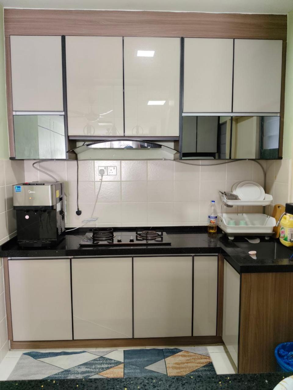 Nena Homestay Setia Alam, Air Conditioned, High Speed Internet شاه علام المظهر الخارجي الصورة