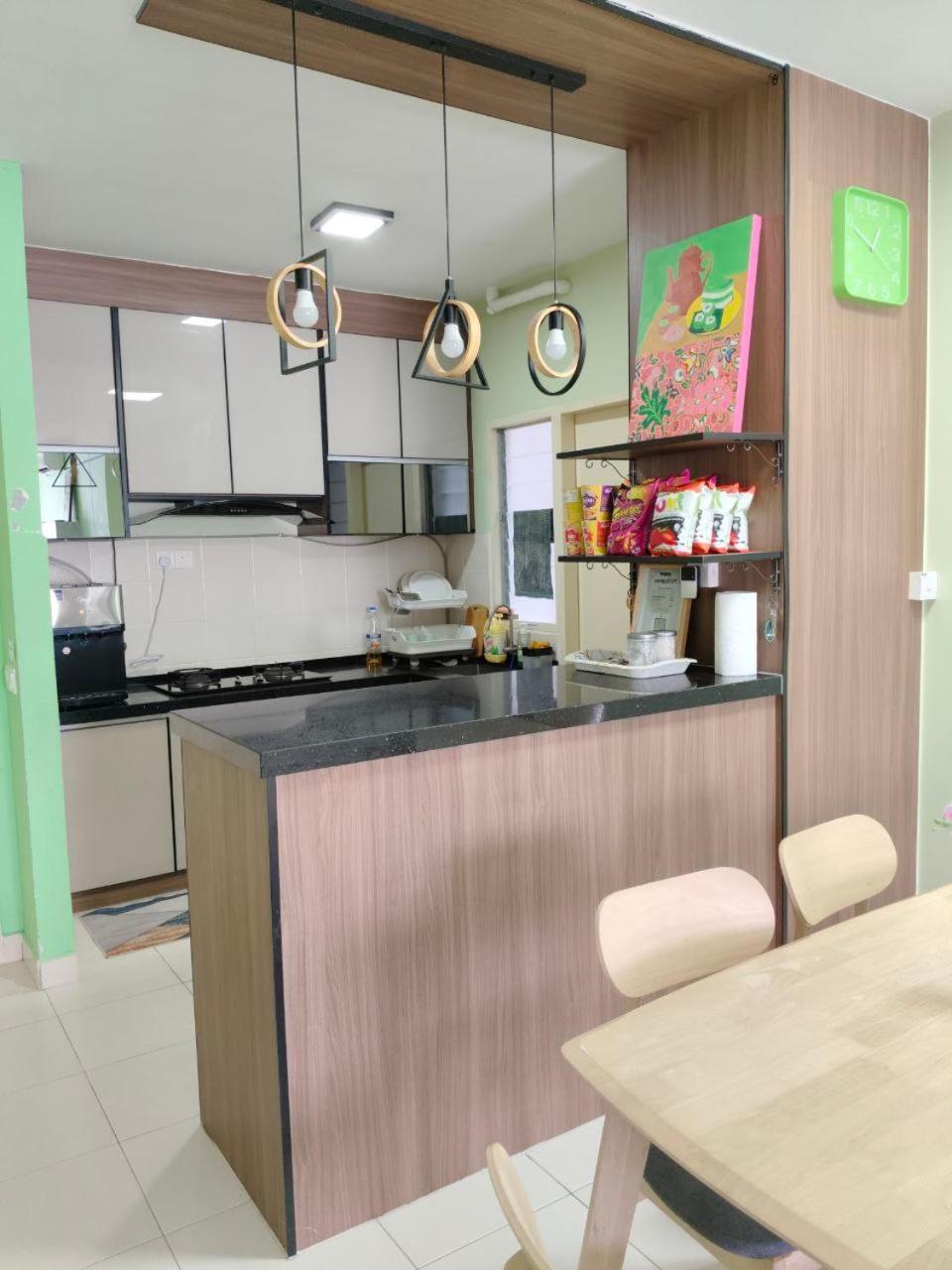Nena Homestay Setia Alam, Air Conditioned, High Speed Internet شاه علام المظهر الخارجي الصورة
