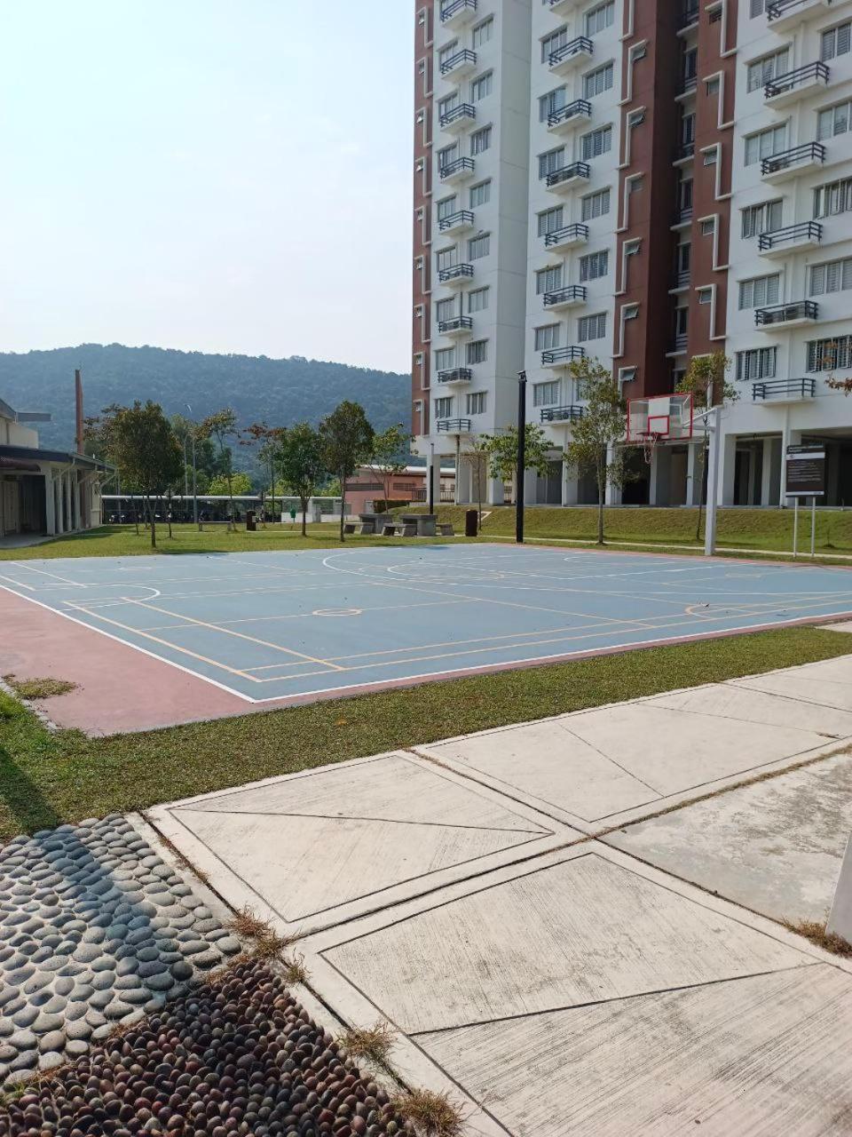 Nena Homestay Setia Alam, Air Conditioned, High Speed Internet شاه علام المظهر الخارجي الصورة
