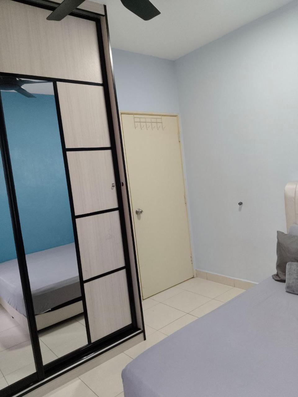 Nena Homestay Setia Alam, Air Conditioned, High Speed Internet شاه علام المظهر الخارجي الصورة